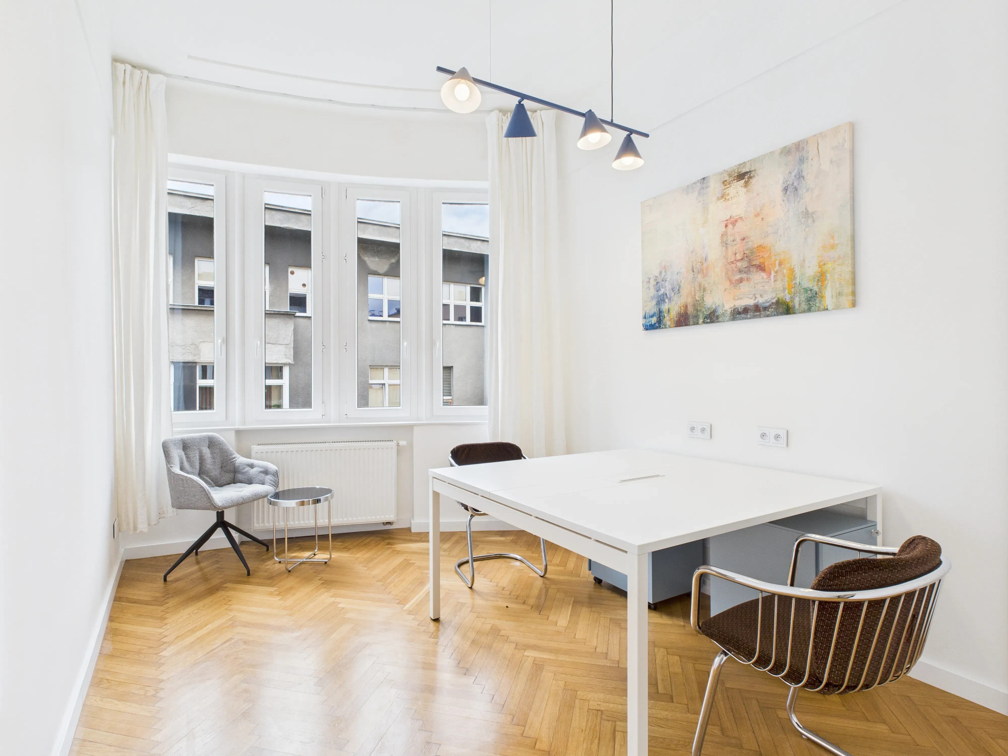 Kameralne biuro do wynajęcia – art déco