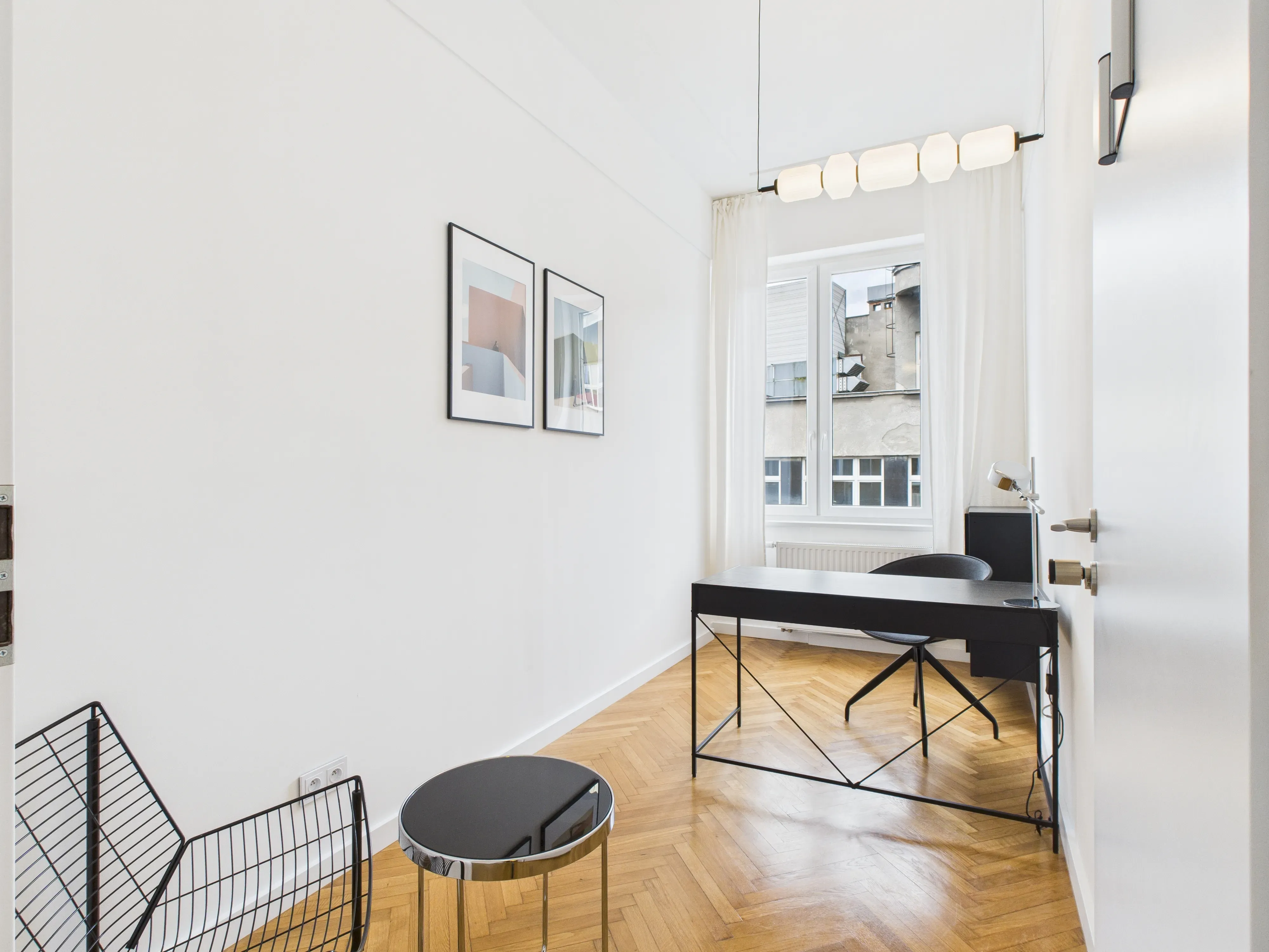 Kameralne biuro do wynajęcia - pokój dyrektorski