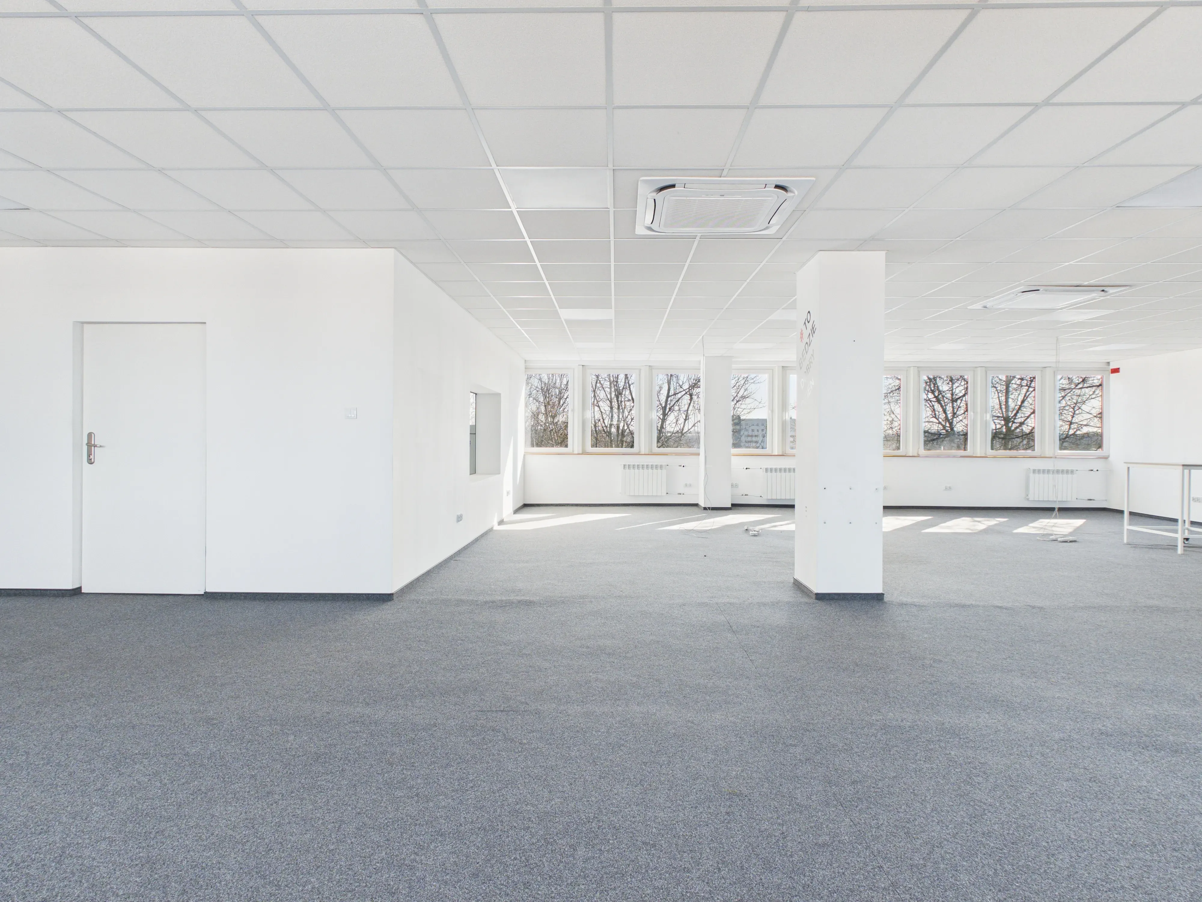 Powierzchnia biurowa – 220 m²